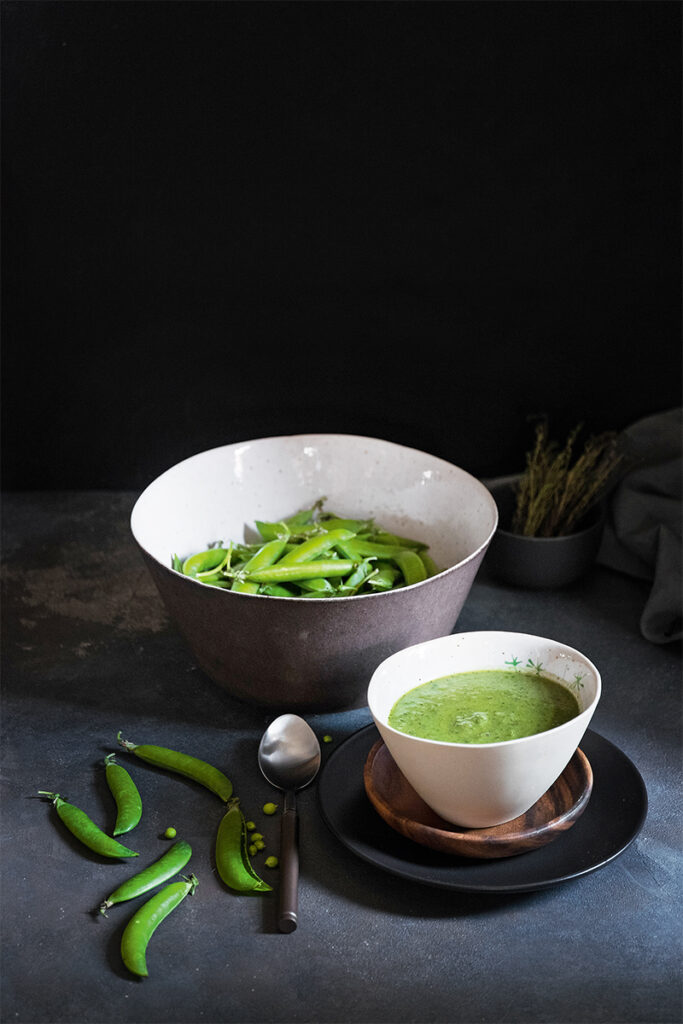фасоль зеленая и суп и тарелка