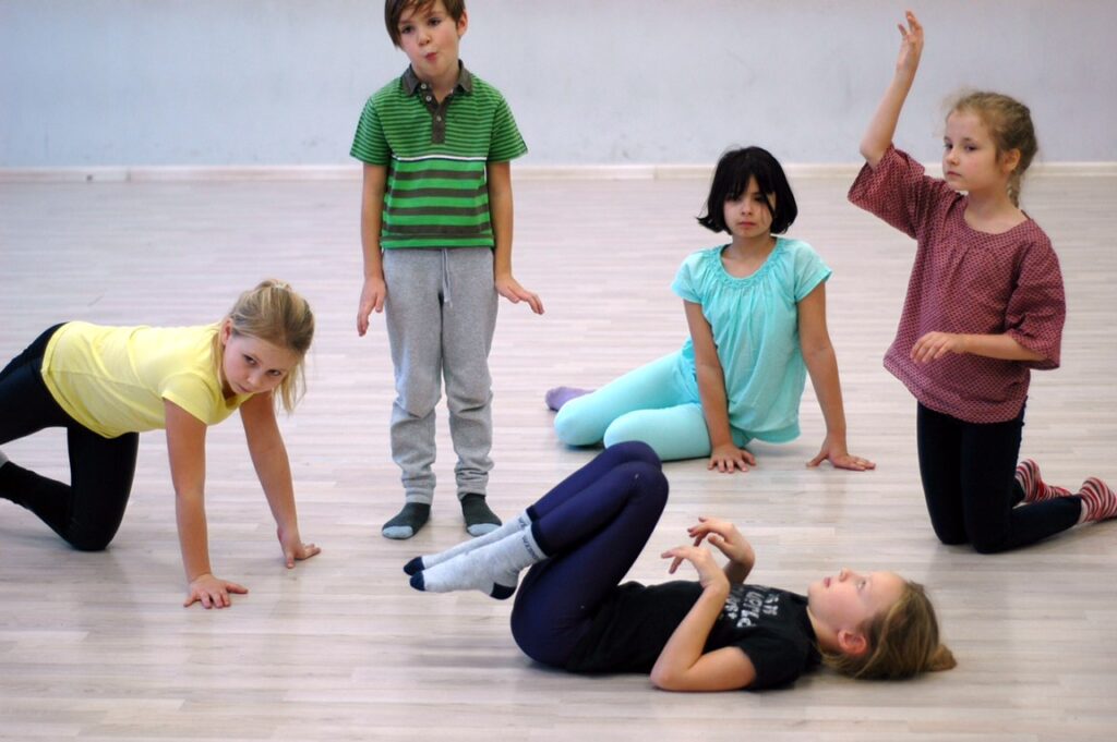 Современная хореография (от 7 до 10 лет)