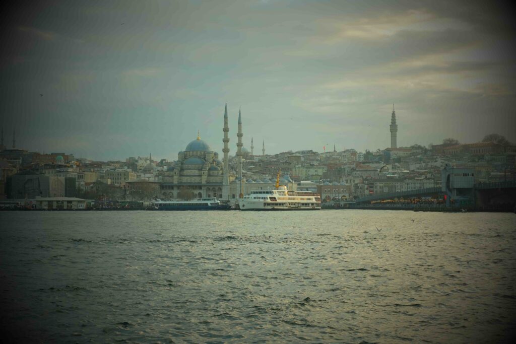 Поймать лето за хвост: гид по Стамбулу